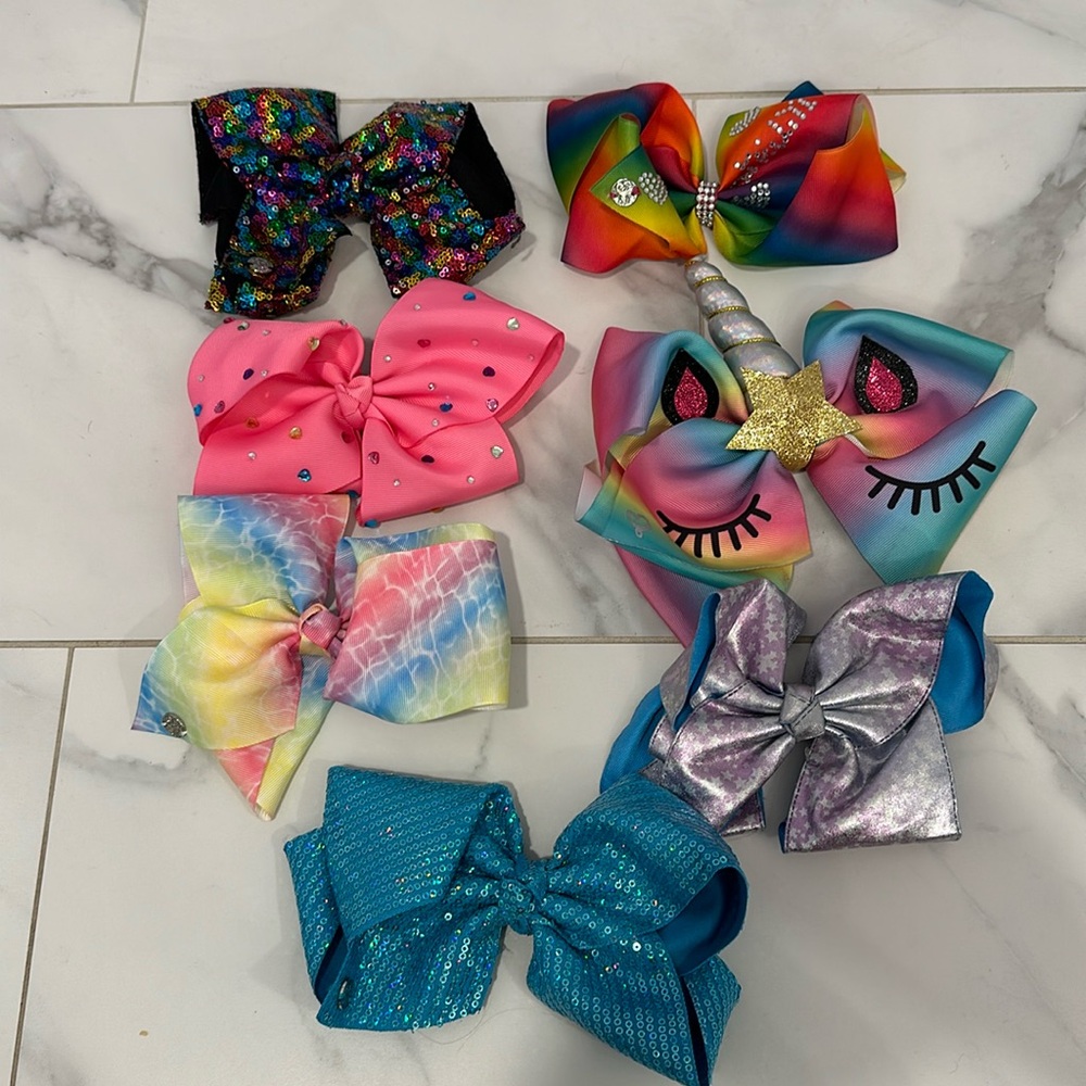 Lot of JoJo bows